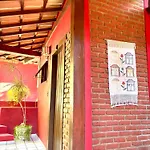 Novos Baianos Hostel e Suites