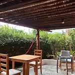 Novos Baianos Hostel e Suites